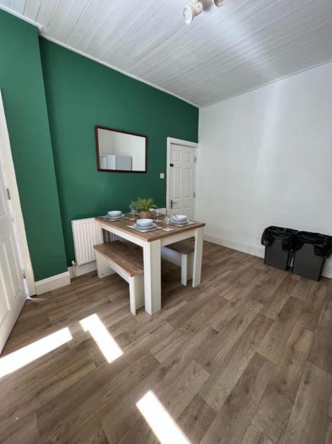 Moorfield Street Guesthouse Leeds  Dış mekan fotoğraf